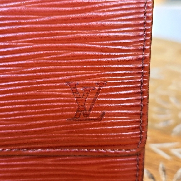 Louis Vuitton Epi Leather Double Snap Wallet in Congnac Color w/ COA - Picture 4 of 14